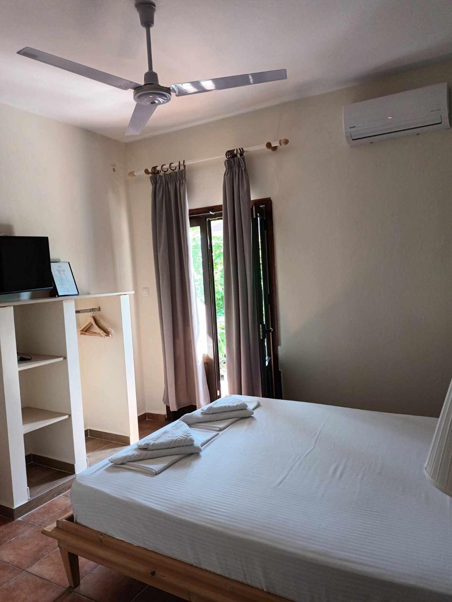 Achillion B&B Паралия-Скотинас Экстерьер фото